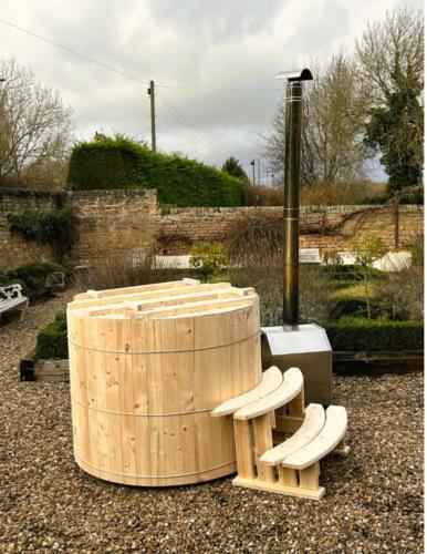 Camping By The River in 卡爾漢姆