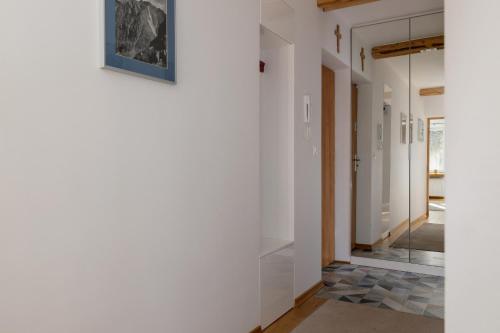 Apartment with Balcony image 6