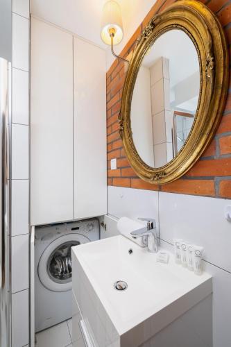 Comfortable Apartment Chramcówki in the Centre of Zakopane by Noclegi Renters - image 5