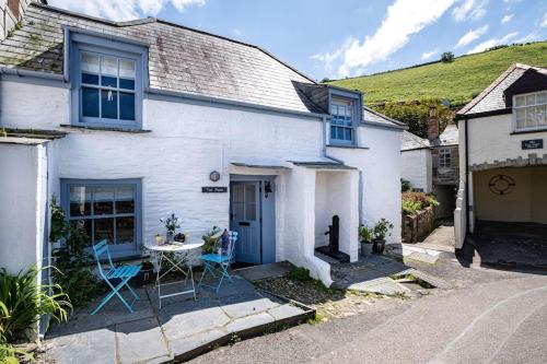 The Pump, Port Isaac Bay Holidays