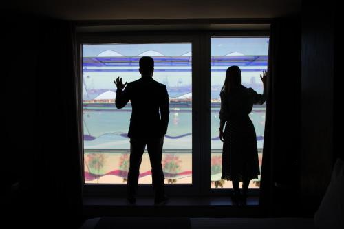 Standard Double or Twin Room with Sea View image 5