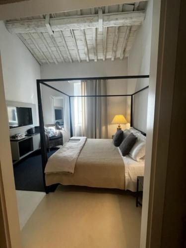 1 queen bed