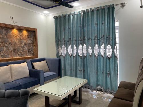 BAHRIA HOLLIDAY HOME - image 12