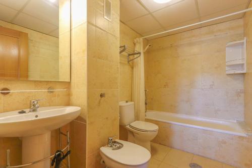 Three-Bedroom Apartment room in 087 - Apartamento Gerona - comfortHOLIDAYS