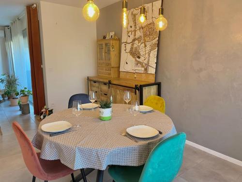 Seadmed, Cosy T3 full Confort Clim Parking proche Centre in Les Cevennes