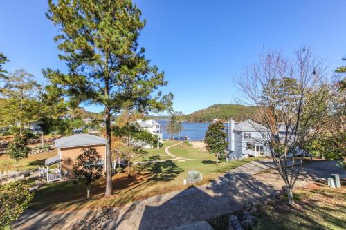 House # 15 Lakin it Easy no pets Lake View in Centre, USA