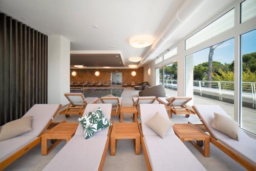 The Green Park Hotel - image 11