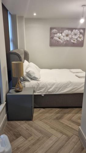 Modern Raynes Park Apartment x2 Bathroom*Garden*Wifi*