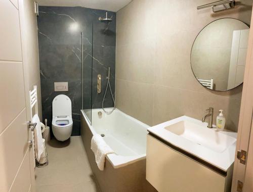 Modern Raynes Park Apartment x2 Bathroom*Garden*Wifi*