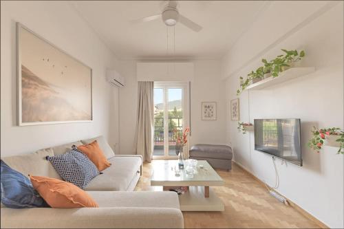 Sunny Central Luxury 50 sm with balcony view 4th floor, Atenas