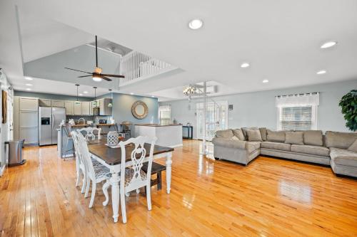 Cozy Blue Lake House in Williamstown, USA
