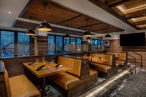 Teton Mountain Lodge and Spa a Noble House Resort - image 12