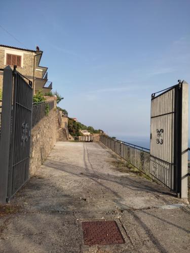 Il Ciuffo: ampia casa panoramica con parcheggio.