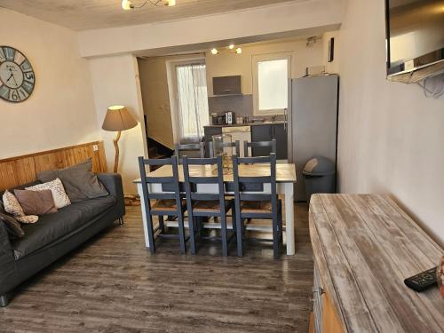 Maison de village 6 à 8 personnes (Maison de village 6 a 8 personnes) in Le Fossat (Midi-Pyrenees)