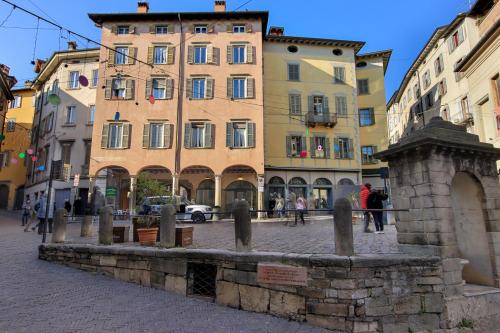 - Near Funicolar - Bergamo Alta Design HOUSE 2, Bergamo (foto 2)