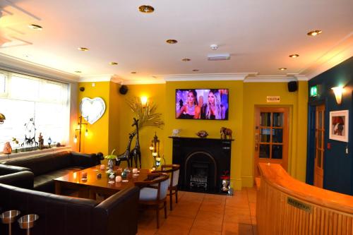 Dovedale Hotel and Restaurant - image 10