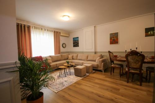 Johan's Apartment, Tirana (photo 2)