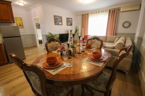 Johan's Apartment, Tirana (photo 5)
