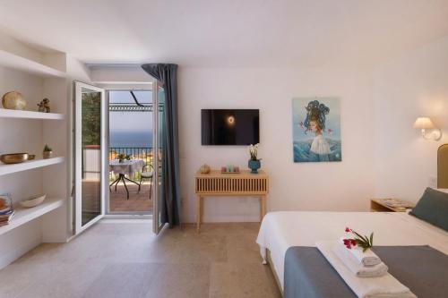 Villa Mundis Relais Room Type - Deluxe Double Room with Sea View Villa Mundis Relais Room Type - Deluxe Double Room with Sea View