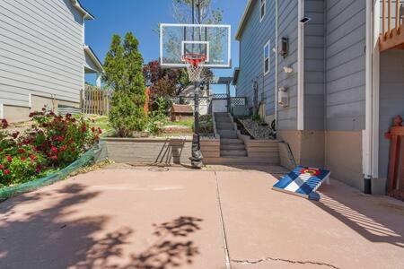 AC 2960sqft MountainViews FirePit Basketball WD in Colorado Springs, USA