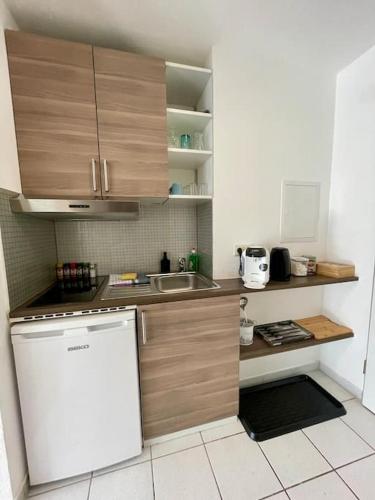 Studio-Priv.Parkplatz-Balkon-Wlan-Netflix-SmartTV