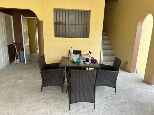 Eagles Nest Villa Studio AC TV WIFI Fan Luxury Modern in Poor Mans Corner