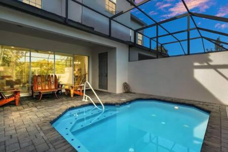 Jurassic Park & Mermaid Home with Private Pool, Davenport