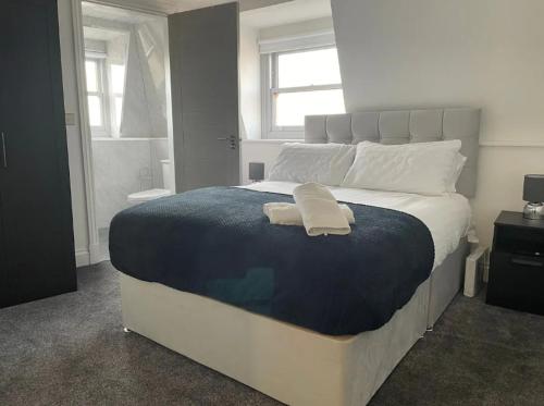 OYO The Royal Crest Hotel & Bar, Sefton
