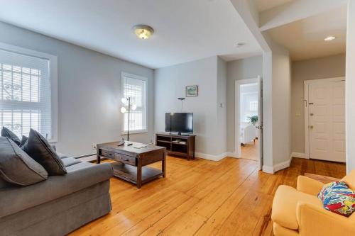 NEW! Boston Condo Near MBTA, 3Mi to Fenway! U1 in Boston, USA