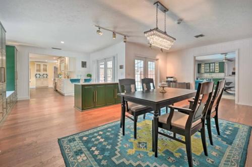 Jade Jewel - Well-Appointed Tampa Home 4 Mi to USF Campus and Busch Gardens in Tampa, USA