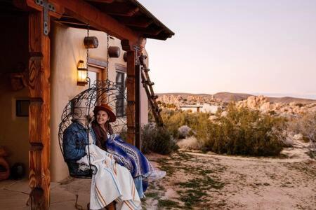 Hot Tub Boulders Art-Infused Adobe- Stella in Yucca Valley, USA
