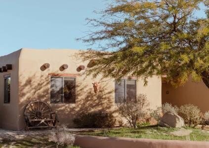 Hot Tub Boulders Art-Infused Adobe- Stella in Yucca Valley, USA