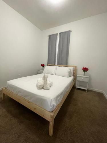 SUITE JESUS ROOM 3 in Paterson, USA