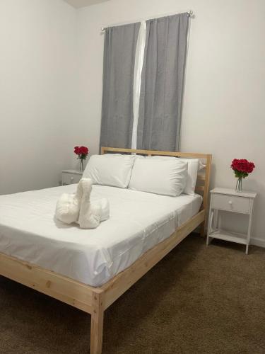 SUITE JESUS ROOM 3 in Paterson, USA
