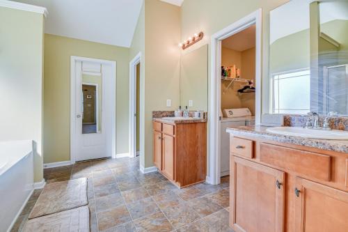 Spacious Phenix City Home about 9 Mi to Columbus!