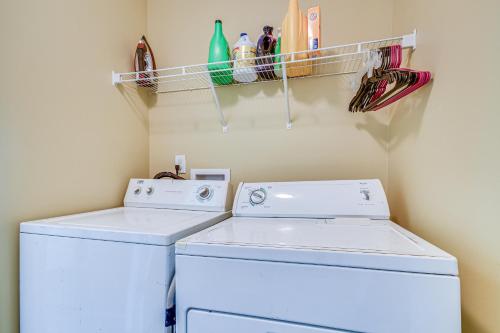 Spacious Phenix City Home about 9 Mi to Columbus!