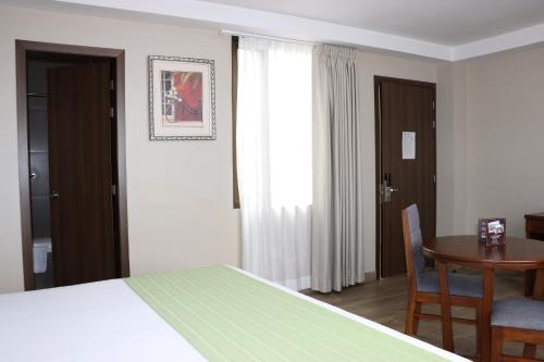 528547535 Hotel San Agustin Plaza