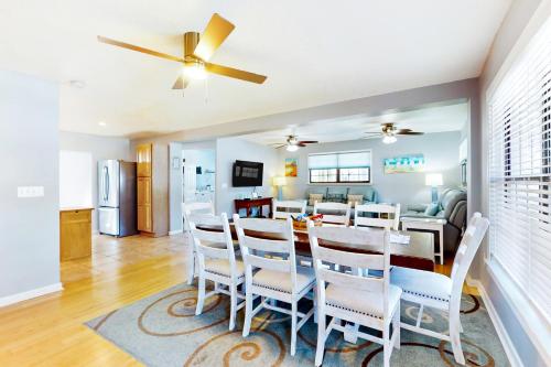 Sunset Breeze in Butler Beach, USA
