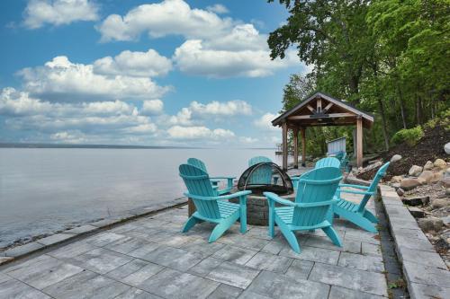 Private Breathtaking Lake House on Cayuga lake in Romulus, USA