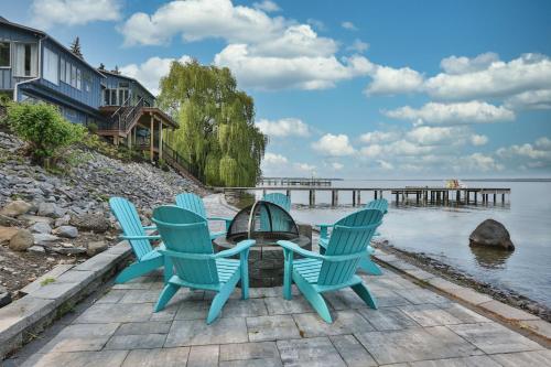 Private Breathtaking Lake House on Cayuga lake in Romulus, USA