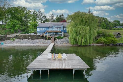 Private Breathtaking Lake House on Cayuga lake in Romulus, USA
