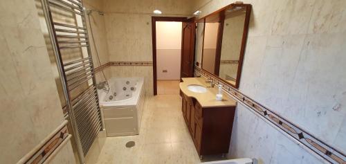 Shower, Casa Maria in Sabarigo