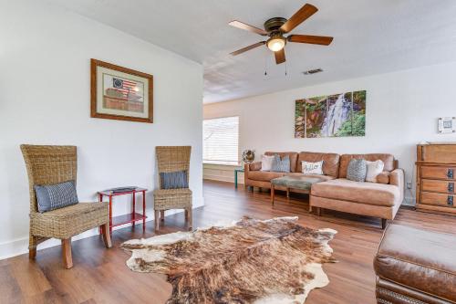 Pet-Friendly Texas Abode with Patio and Fenced-In Yard