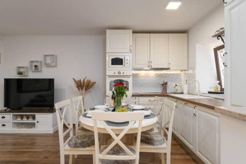 Villa Stonehouse by Briskva in Čepljani