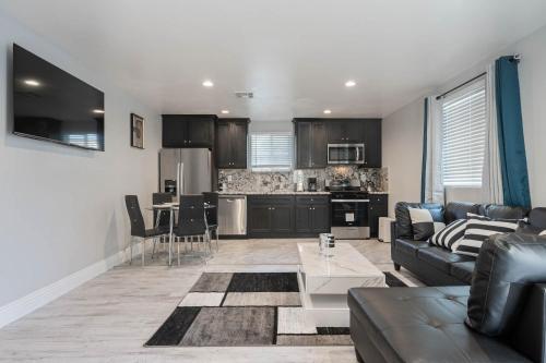 ৎ୭ Charming Home in LA ৎ୭