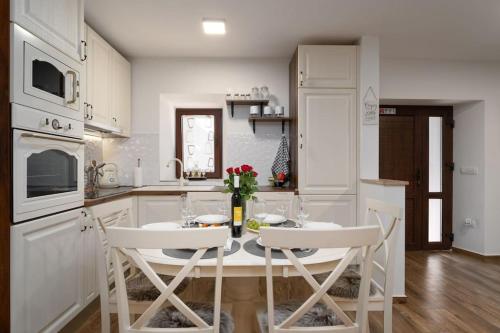 Villa Stonehouse by Briskva in Čepljani