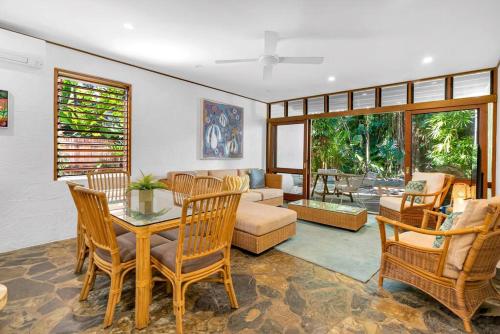 Absolute beachfront, heart of Port Douglas - 24 S