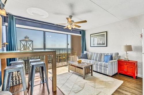 Nautical OCEANSIDE OASIS Sleeps 4