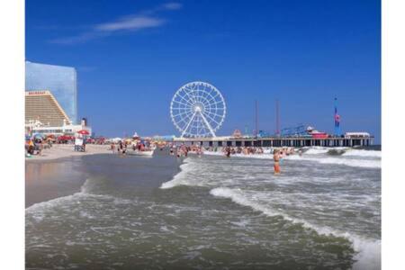 Huge 2BR 3BA Ocean Front Condo on the Boardwalk by CozySuites - image 3