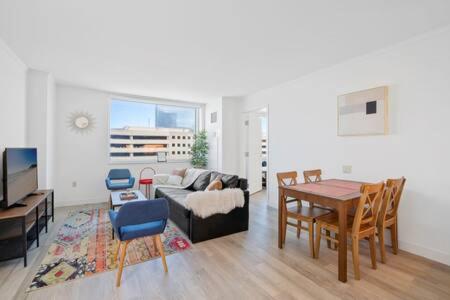 TWO Bold Condos on the Boardwalk by CozySuites - main image